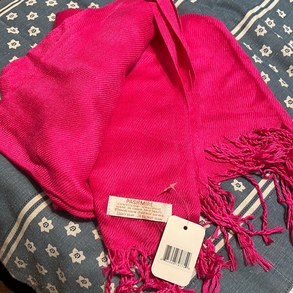 Pashmire new with tags scarf
